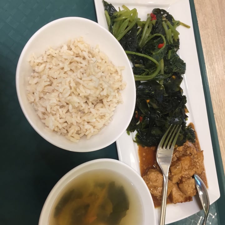 photo of Eco-Harmony Cafe 轻安地球村 Brown Rice Set shared by @georgejacobs on  15 Apr 2019 - review