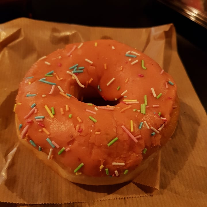 photo of Brammibals Donuts Strawberry Sprinkles shared by @liedsv on  07 Mar 2022 - review