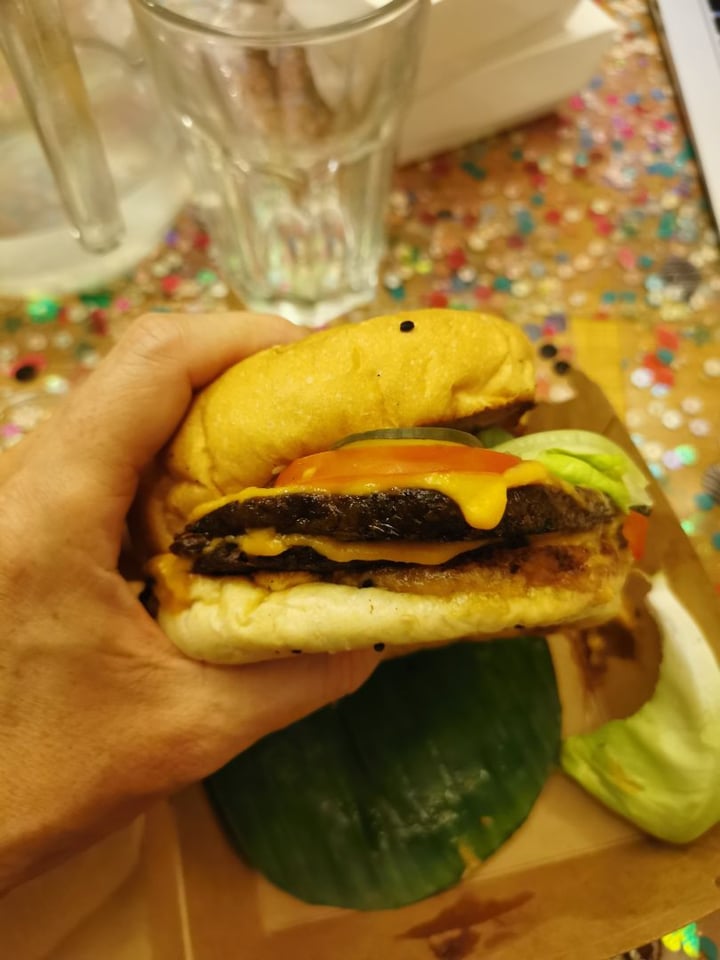 photo of Plant Cartel Double please burger shared by @stefietokee on  09 Feb 2020 - review