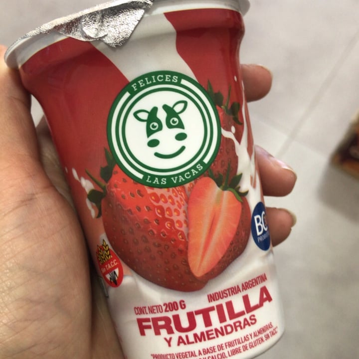 photo of Felices Las Vacas Yogurt frutilla semi firme shared by @fungi on  09 Mar 2022 - review