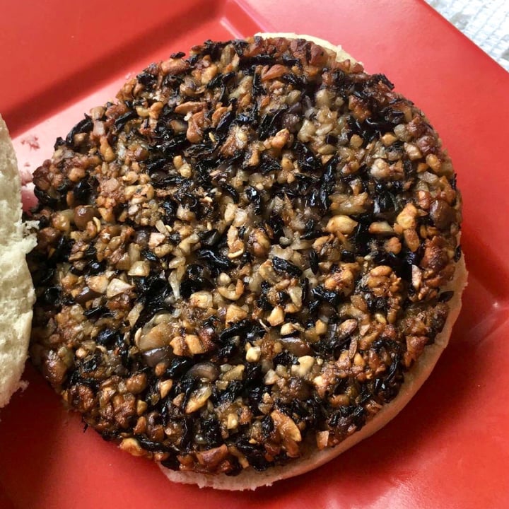 photo of Que Tal Veg Burger de Feijão shared by @victoriaoliveira on  14 Jul 2021 - review
