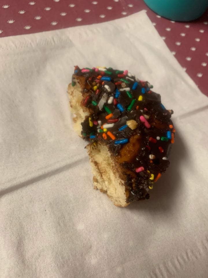photo of Glam Doll Donuts Vegan Sprinkle Donut shared by @soymilky on  06 Sep 2019 - review