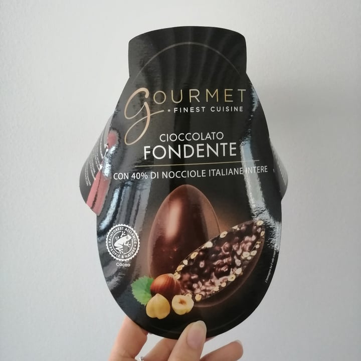 review photo of Gourmet Finest Cuisine Uovo Cioccolato Fondente con 40% Nocciole Italiane Intere shared by @giuliagh on 05 Apr 2022 - review