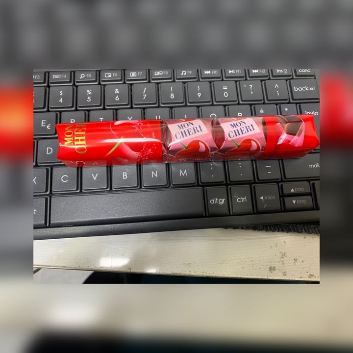 review photo of Ferrero Mon Cheri shared by @veglitch on 20 Oct 2022 - review