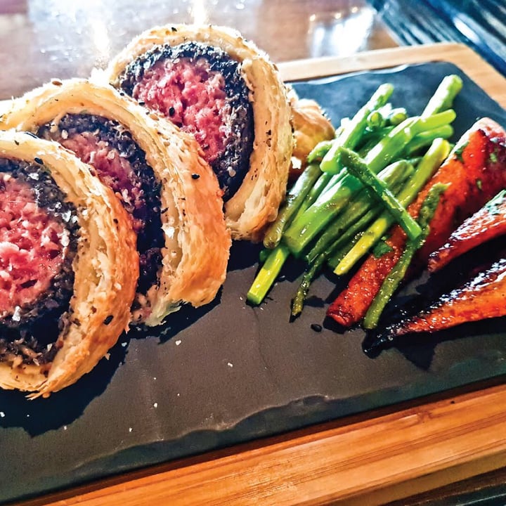 review photo of Bread Street Kitchen Singapore Impossible Wellington shared by @alettertovegans on 02 Aug 2019 - review