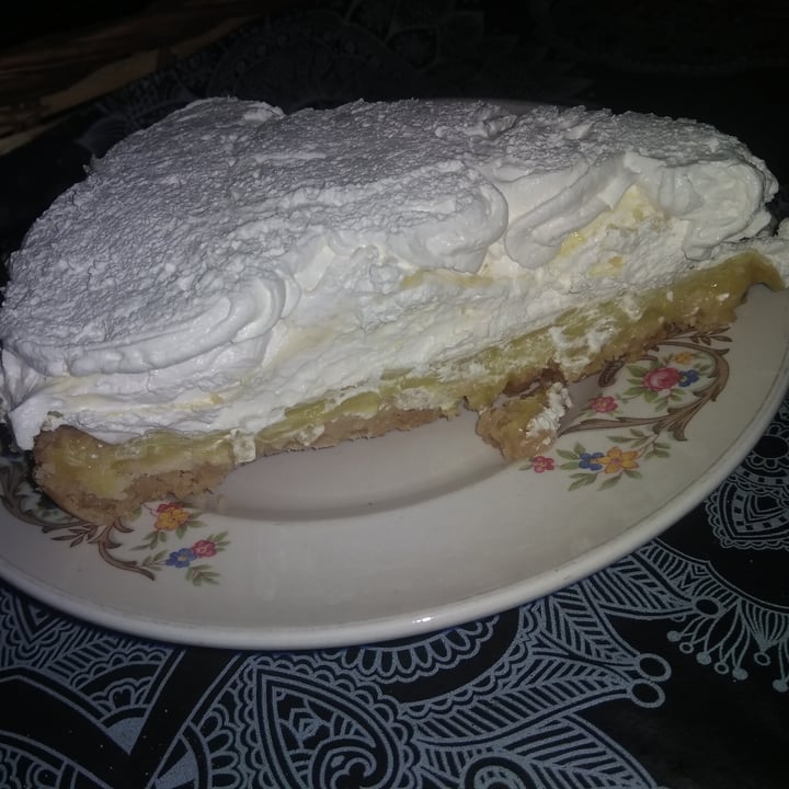 photo of Loving Hut Lemon Pie shared by @maldiitabendiita on  05 Jul 2020 - review