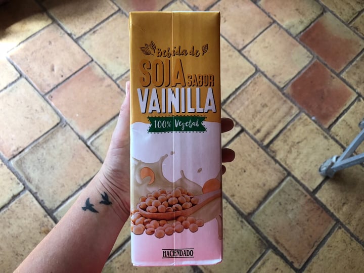 photo of Hacendado Bebida de Soja sabor Vainilla shared by @anaiturrizar on  12 Aug 2019 - review