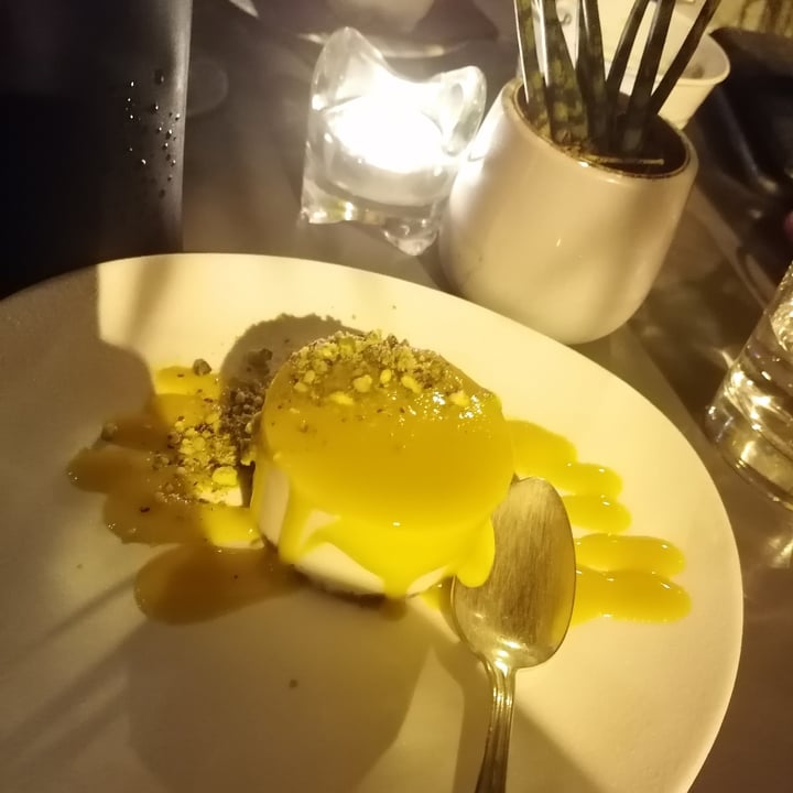 photo of Botanica Lab Cucina Cheesecake al mango shared by @ludovicac on  07 Sep 2022 - review