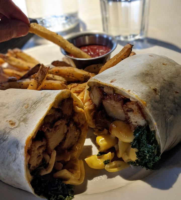photo of City O' City Bbq Mac Seitan Wrap shared by @somethingaboutfood on  05 Dec 2019 - review