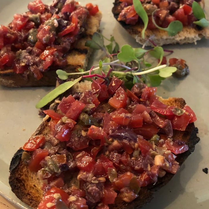 photo of Lexi's Healthy Eatery Tomato bruschetta shared by @farraho on  13 Oct 2020 - review