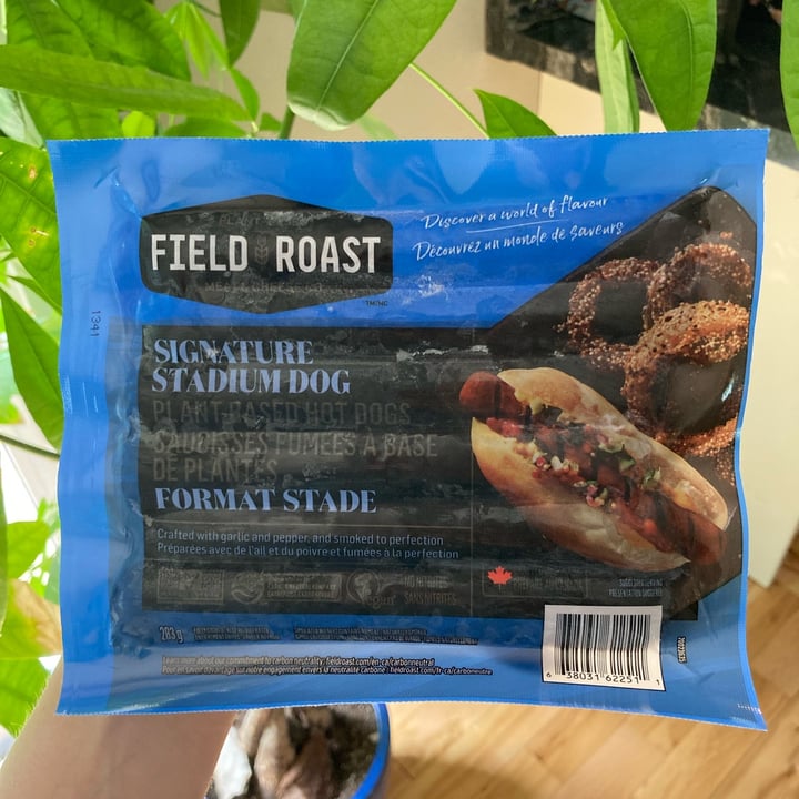 photo of Field Roast Signature Stadium Dog shared by @chloslo on  02 Jul 2022 - review