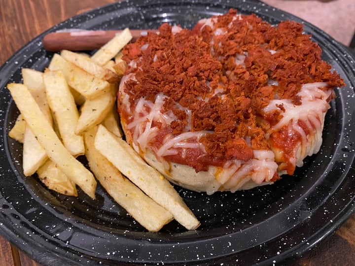 photo of Vegarum Pizzaburger shared by @hellogret on  22 Nov 2019 - review