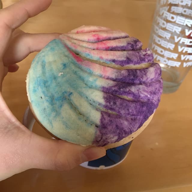 Photo of the dish “Concha rainbow”