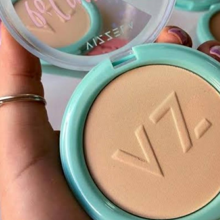 photo of Vizzela Cosméticos Pó Compacto shared by @ncristina on  31 May 2022 - review