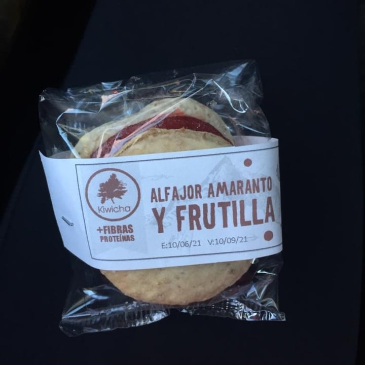 photo of Kiwicha Alfajor amaranto y frutilla shared by @agusdaleoso on  12 Aug 2021 - review