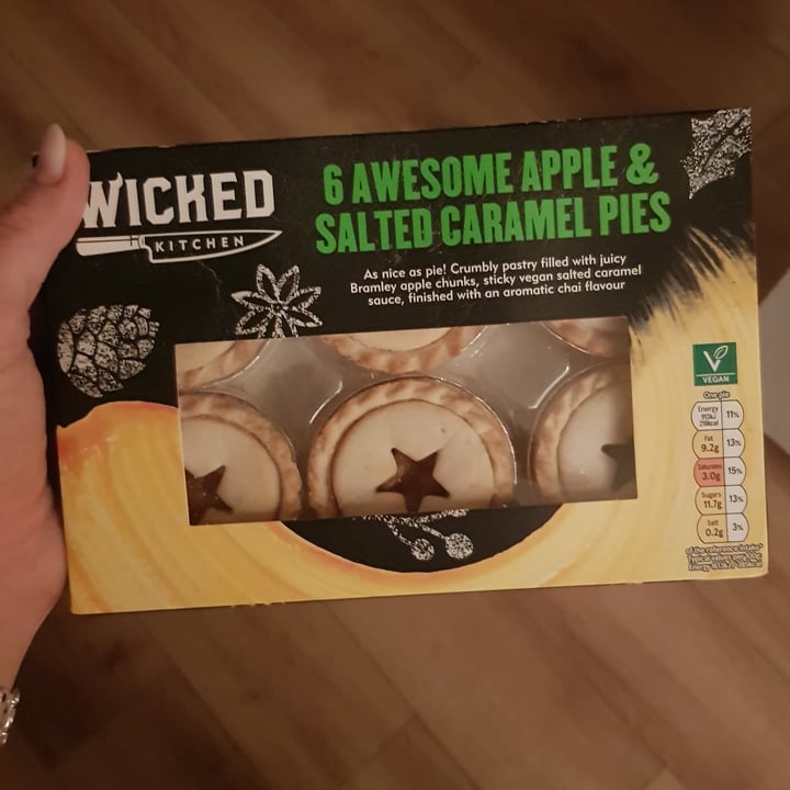 photo of Wicked Awesome apple & Salted Caramel Pies shared by @nikki-cola on  29 Dec 2021 - review