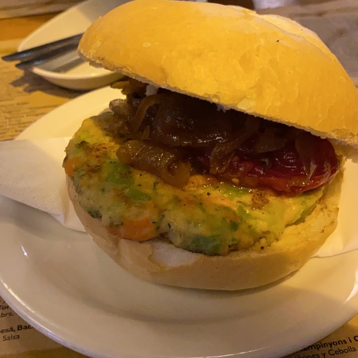 review photo of König Barcelona Centre Hamburguesa vegetal nº4 shared by @cristinagamero on 26 Sep 2021 - review