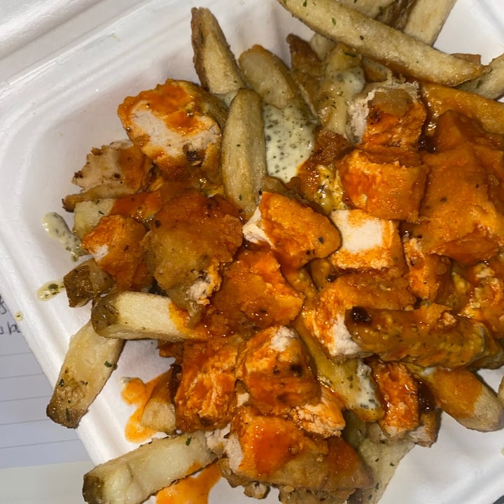 photo of Evolution Buffalo Chicken Loaded Fries shared by @nikkessler on  20 May 2020 - review