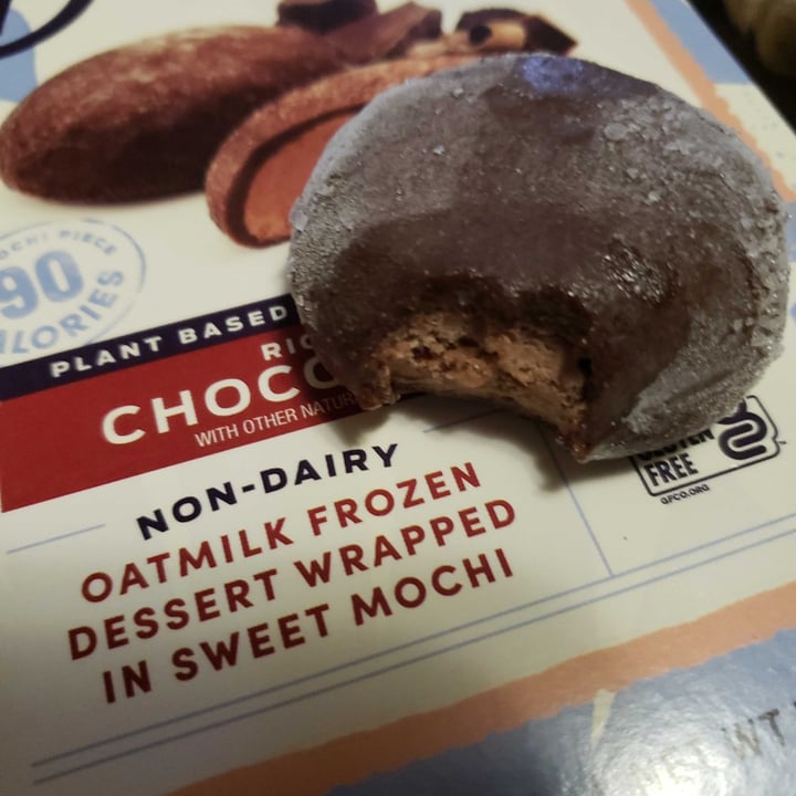 photo of Bubbies Non-dairy chocolate mochi shared by @dollhouse on  08 Jul 2022 - review