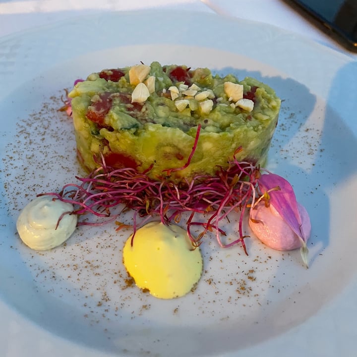 photo of Ristorante Agrolago insalata di avocado shared by @cbasso on  13 Aug 2022 - review