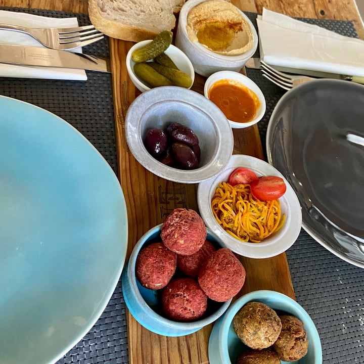 review photo of Appetite Knight @ The Gallery Cafe Middle Eastern Platter shared by @anothersavegan on 16 Apr 2021 - review
