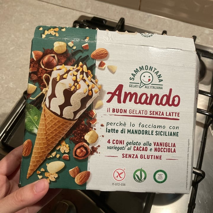 photo of Sammontana cono vaniglia, cacao e nocciola shared by @giusferrara on  03 Jul 2022 - review