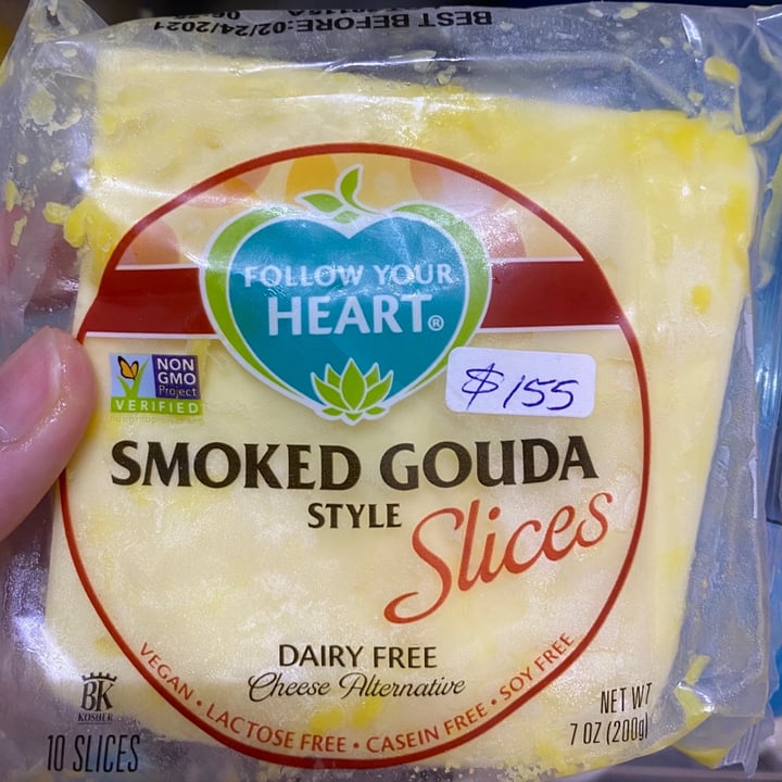 photo of Follow Your Heart Smoked Gouda Style Slices shared by @lumilaorieta on  05 Aug 2020 - review