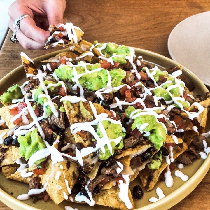 photo of I Am Vegan Babe Cafe Nachos shared by @cheerfulchickpea on  13 Sep 2020 - review
