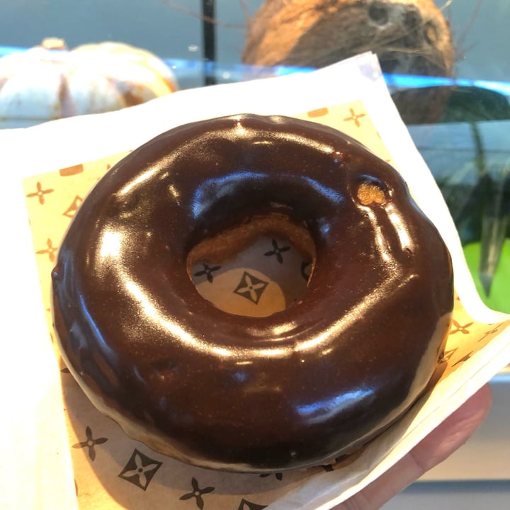 photo of Holey Grail Donuts Island Chocolate donut shared by @bandita on  03 Dec 2022 - review