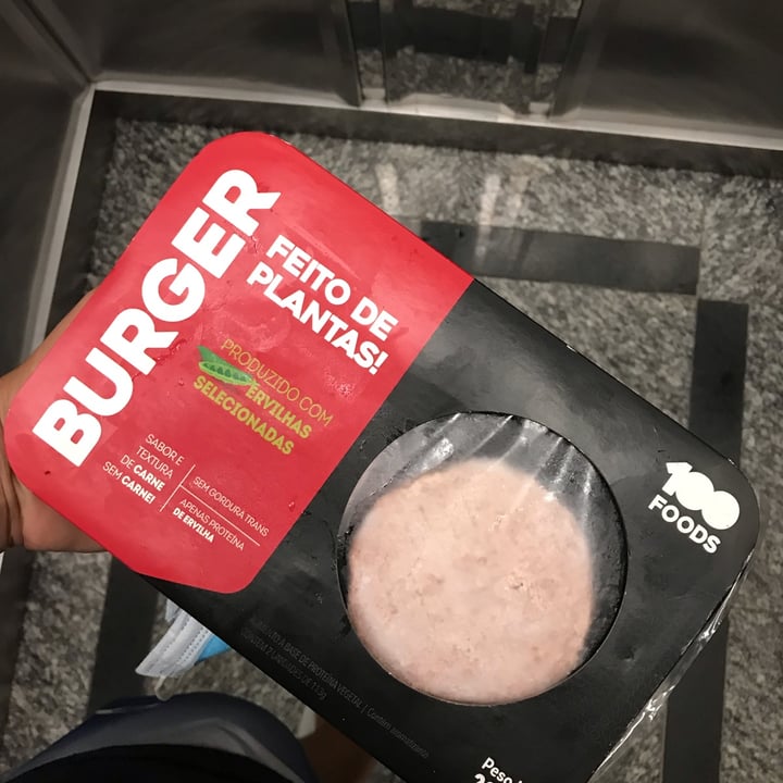 review photo of 100 foods Hambúrguer de ervilha sabor carne shared by @joaovit on 17 Jan 2022 - review