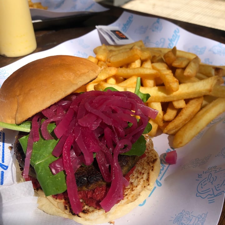 photo of Sanguchán Burger De Arvejas shared by @martablanco on  02 Oct 2021 - review