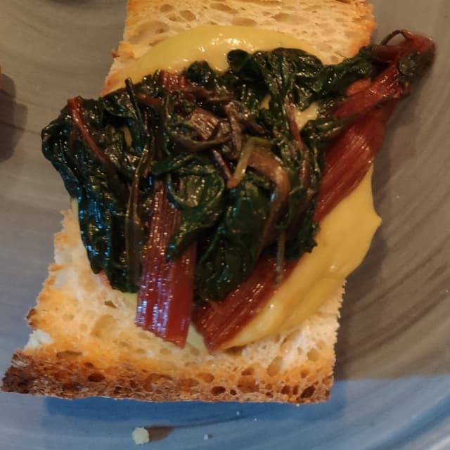 Photo of the dish “Su una fetta di pane bruscato”