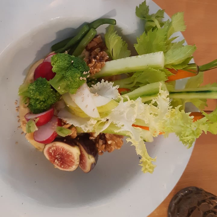 review photo of Casa e Bottega Hummus Con Cruditè shared by @piarpaola on 28 Sep 2021 - review