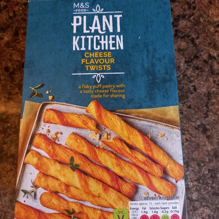photo of Plant Kitchen (M&S) Cheese flavour twists shared by @marivezza on  15 Mar 2022 - review