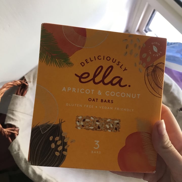 photo of Deliciously Ella Apricot Coconut Oat Bar shared by @ellie14 on  02 Apr 2020 - review