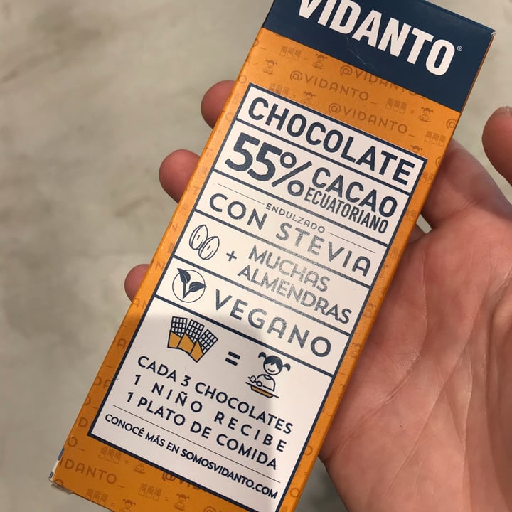 photo of Vidanto Chocolate 55% Cacao Ecuatoriano Con Almendras sin Azúcar shared by @valexika on  18 Jun 2022 - review