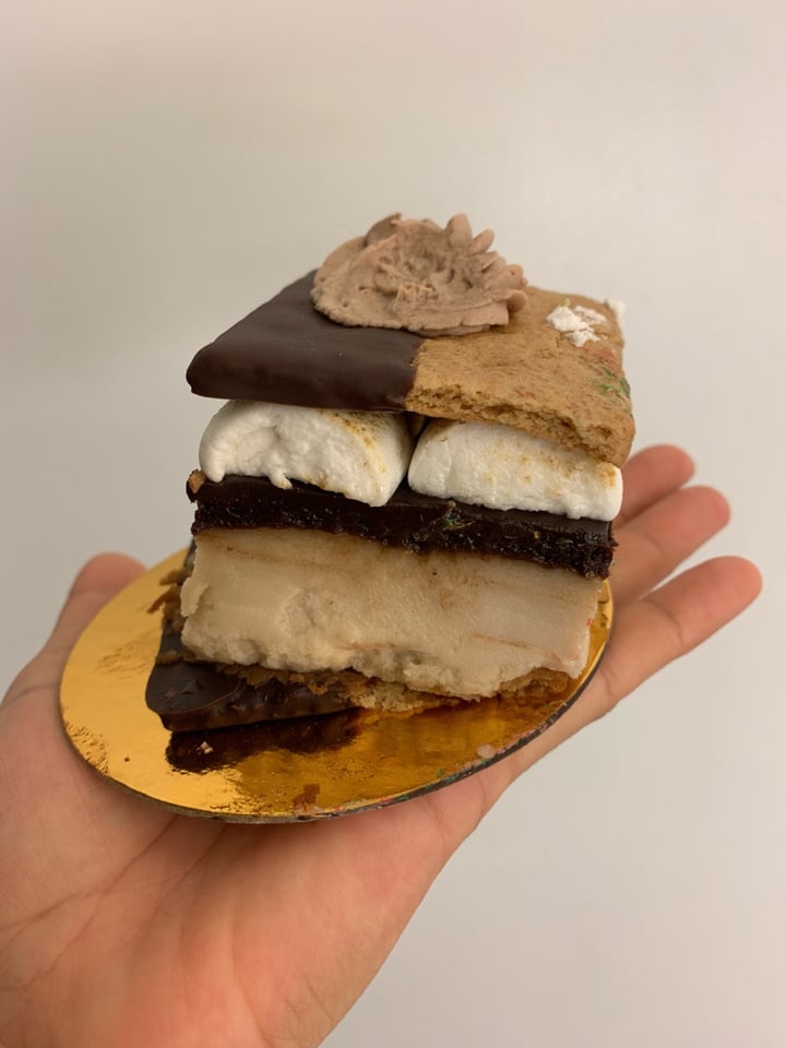 photo of Vegan Treats, Inc. S’mores Cheesecake shared by @jaggy on  13 Aug 2019 - review