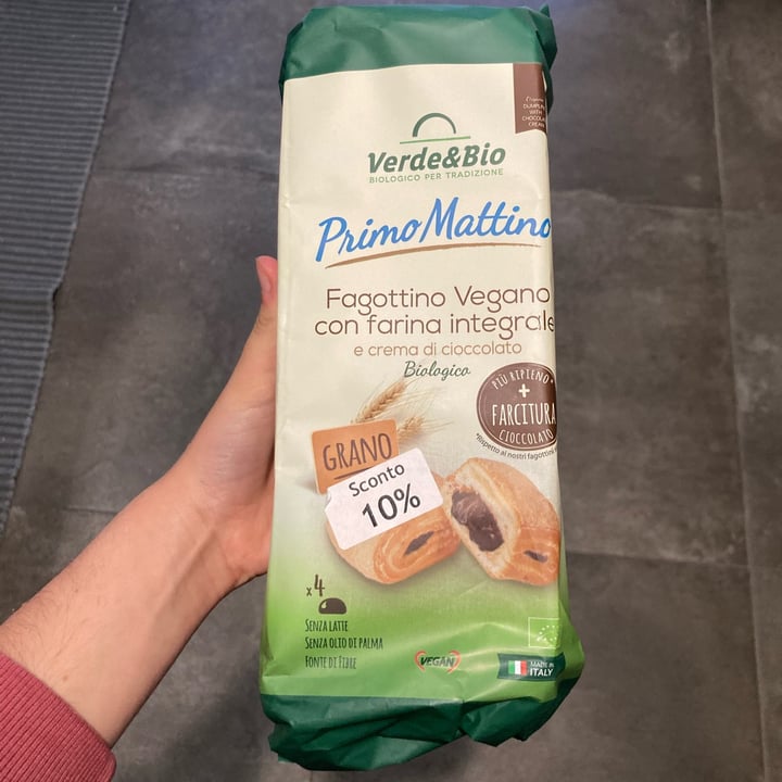 photo of Verde & Bio Fagottino Vegano con farina integrale e crema di cioccolato biologico shared by @carolae on  05 Dec 2022 - review