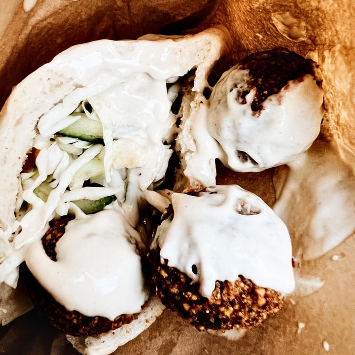 photo of Pita Bakery Pita Falafel Sandwich shared by @consciouscookieee on  15 May 2022 - review