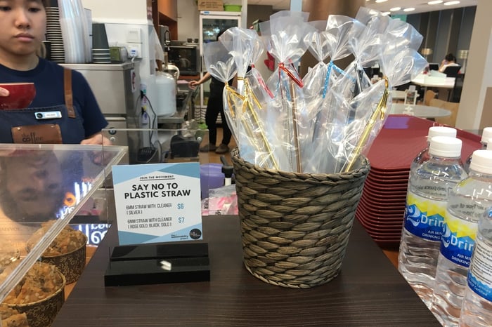 NUS metal straws