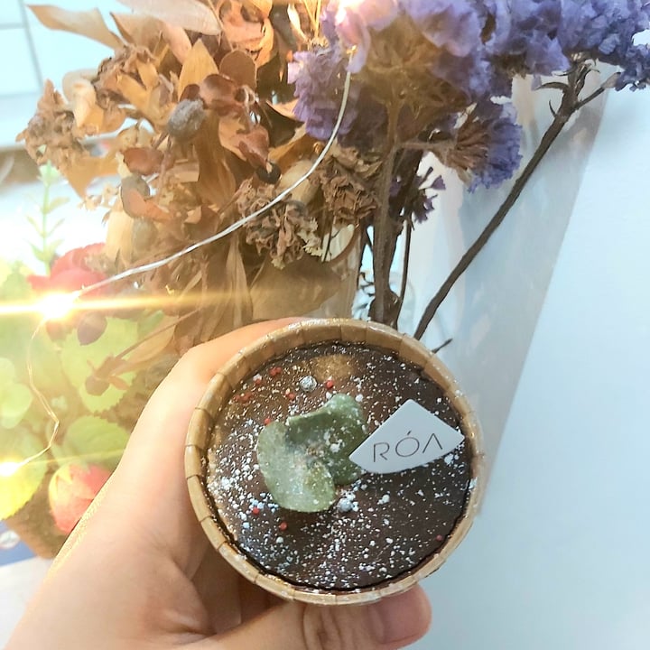 photo of Róa Midnight™ Classique Cupcakes Citrus shared by @herbimetal on  25 Dec 2020 - review