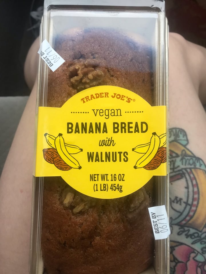 photo of Trader Joe's Vegan Banana Bread with Walnuts shared by @kozykitsune on  08 Jun 2019 - review
