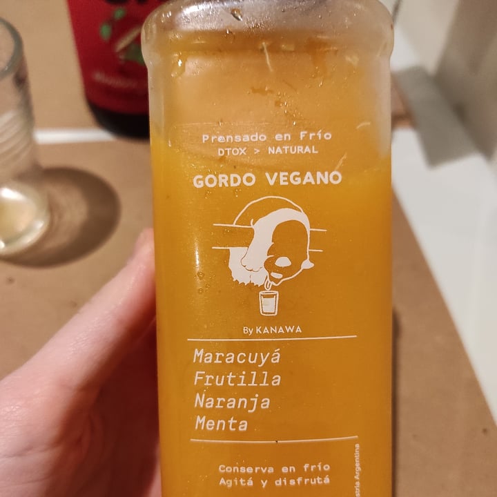 review photo of Gordo vegano Jugo de Maracuyá, Frutilla, Naranja y Menta shared by @greenan on 16 Jul 2022 - review