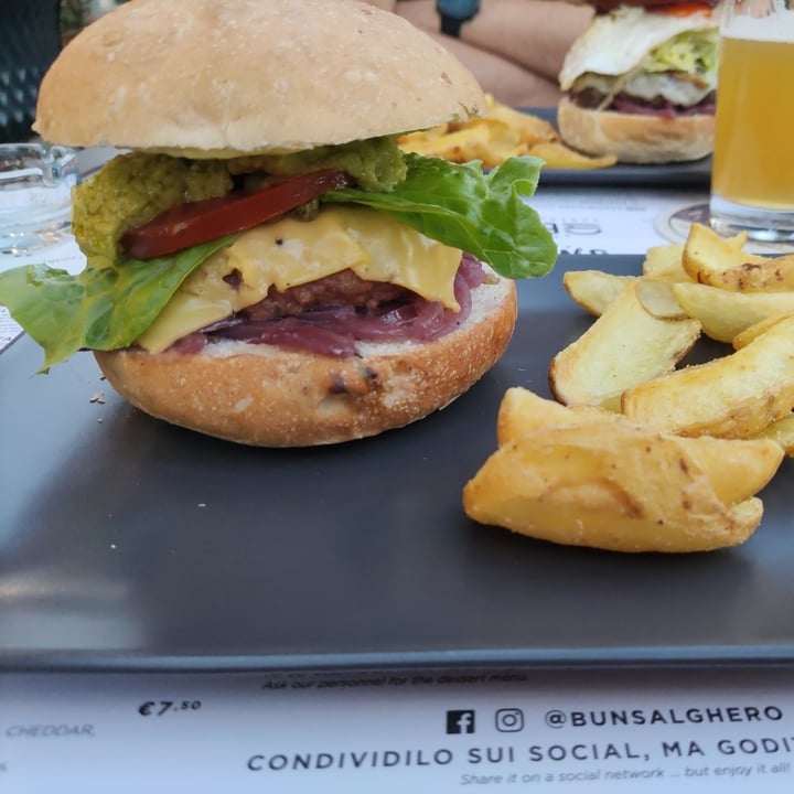 photo of Buns Homemade Burger Alghero Lo Smilzo shared by @jessiveneziani on  11 Aug 2022 - review