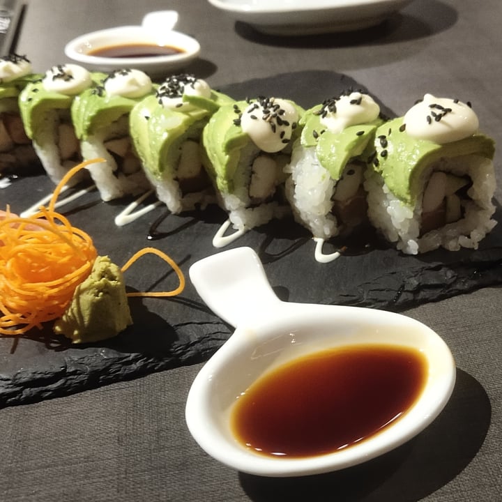 photo of Herbivore Avocado Roll Maki shared by @amazinganne on  31 Aug 2020 - review