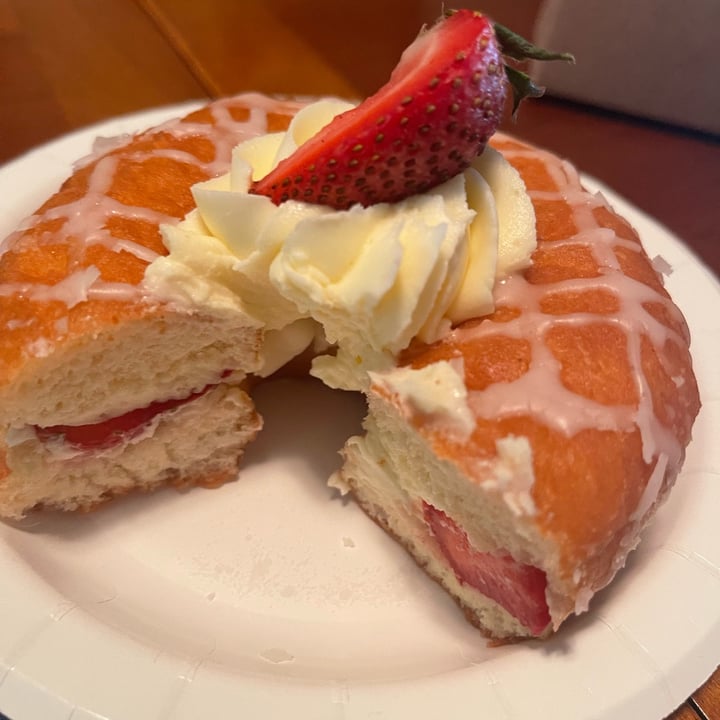 photo of Lovebirds Donuts Strawberry shortcake donut shared by @sgerber33 on  06 Jul 2022 - review
