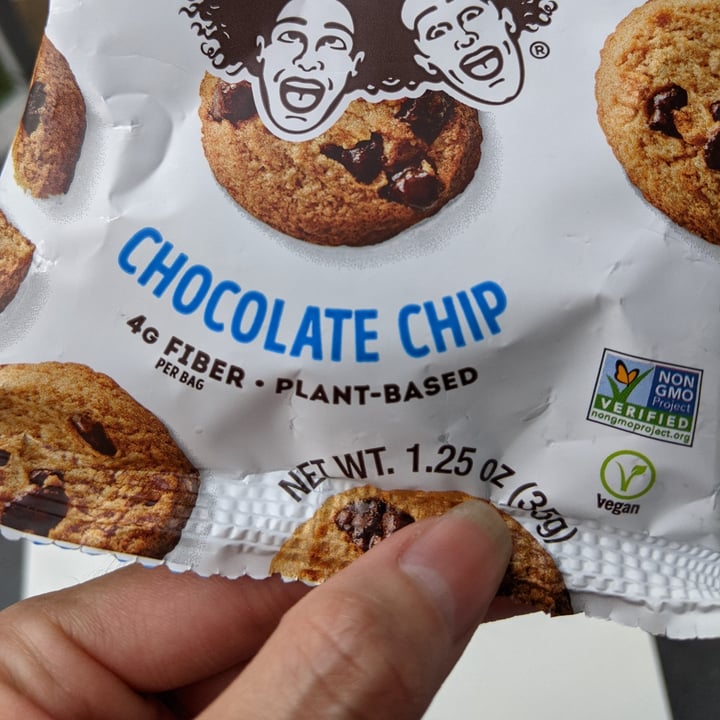 photo of Lenny & Larry’s The Complete Crunchy Cookies Chocolate Chip shared by @veggieassassin on  14 Mar 2021 - review