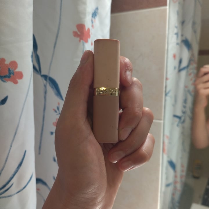 review photo of L’Oréal PARiS Lipstick shared by @felicita91 on 25 Jun 2022 - review