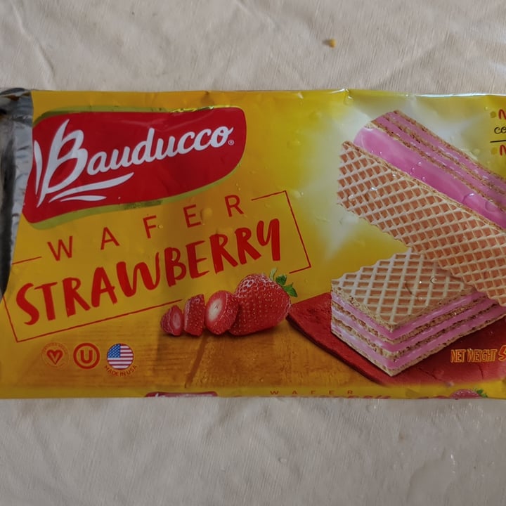 photo of Bauducco Strawberry Wafers shared by @tailsfromafield on  10 Aug 2021 - review