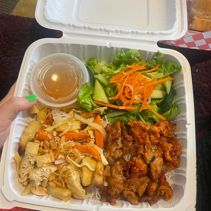 review photo of V Cafe Vegan Rice Platter shared by @mermaidgirl on 12 Apr 2022 - review